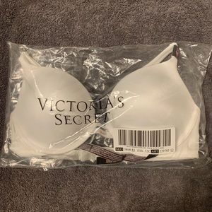 NWT Victoria secret very sexy push-up bra 32C